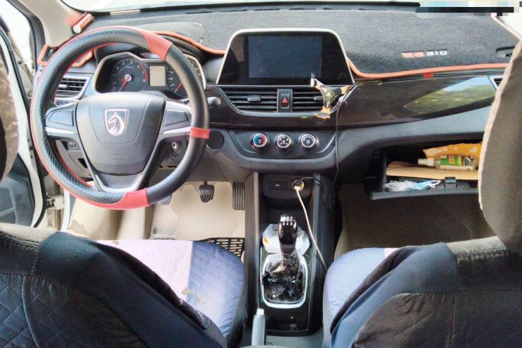 Used Baojun 310 2016 1.2L Manual Fashionable Edition Center Console