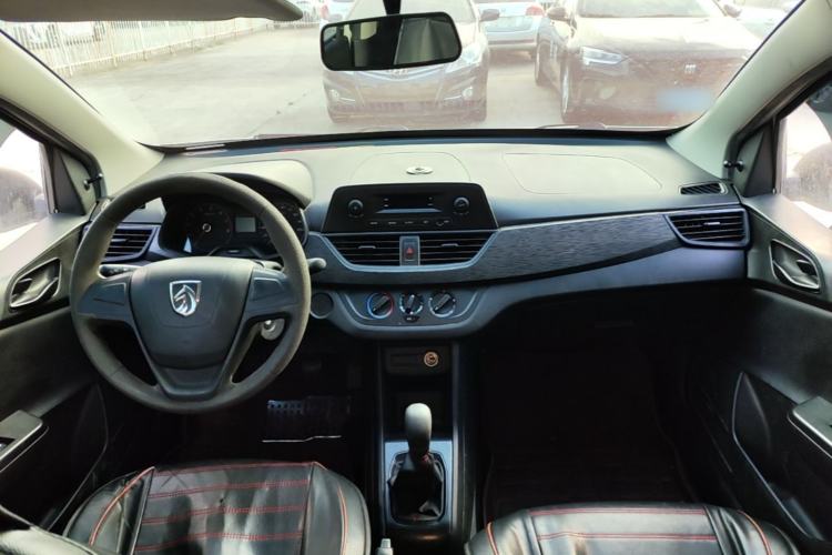 Used Baojun 310 2016 1.2L Manual Value Edition Center Console