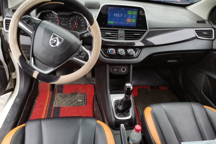 Used Baojun 310 2016 1.2L Manual Luxury Model Center Console