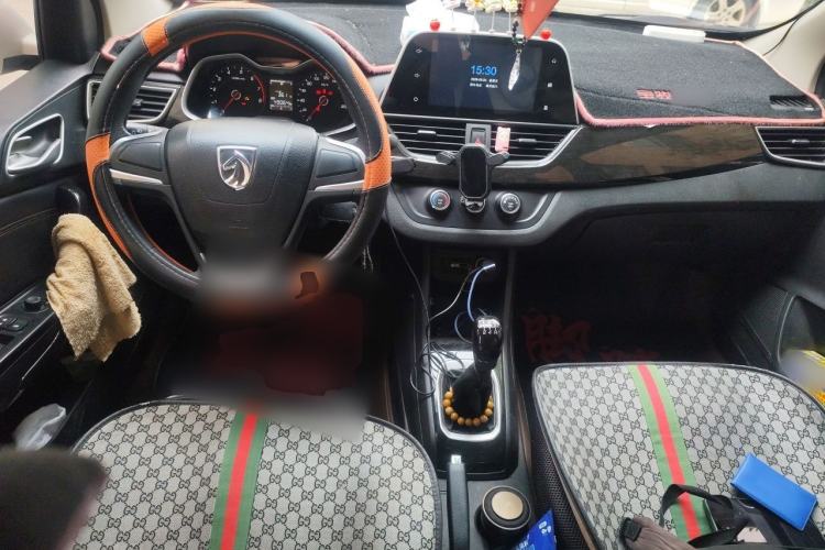 Used Baojun 310 2016 1.2L Manual Fashionable Edition Center Console