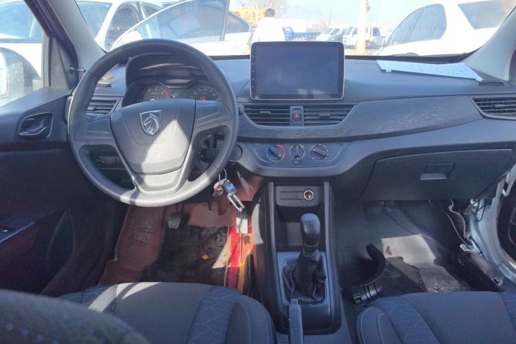 Used Baojun 310 2016 1.2L Manual Value Edition Center Console