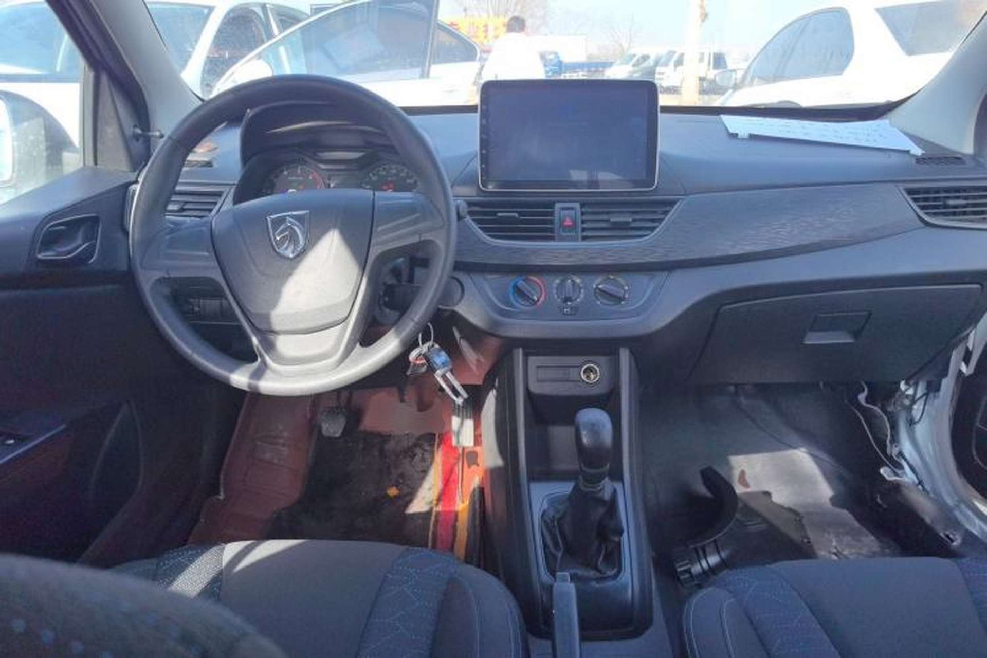 Used Baojun 310 2016 1.2L Manual Value Edition Center Console