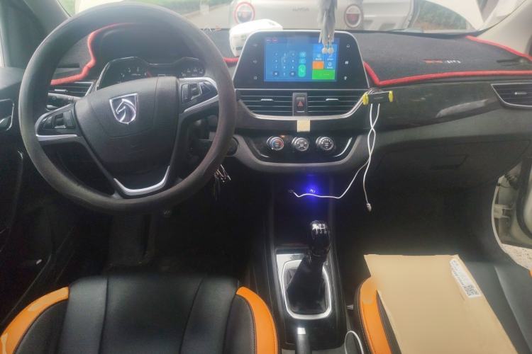 Used Baojun 310 2016 1.2L Manual Luxury Model Center Console