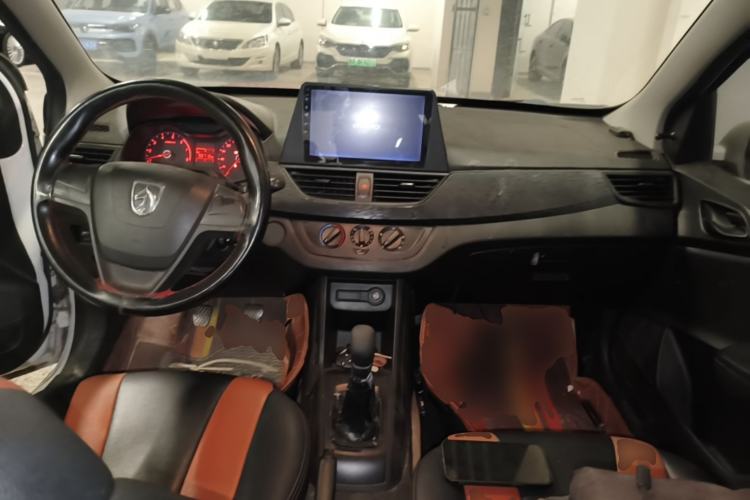 Used Baojun 310 2016 1.2L Manual Value Edition Center Console