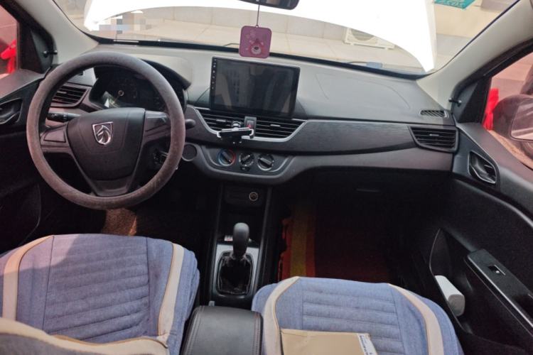Used Baojun 310 2016 1.2L Manual Value Edition Center Console