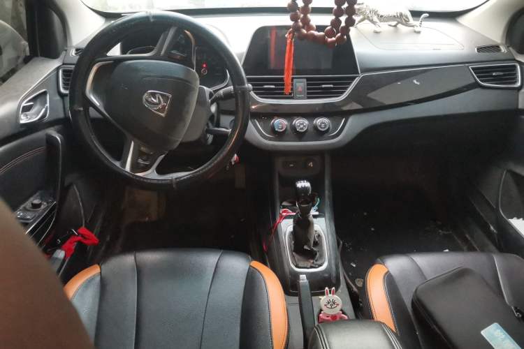 Used Baojun 310 2016 1.2L Manual Luxury Model Center Console