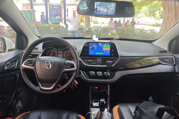 Used Baojun 310 2016 1.2L Manual Luxury Model Center Console
