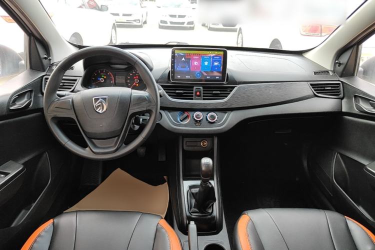 Used Baojun 310 2016 1.2L Manual Value Edition Center Console