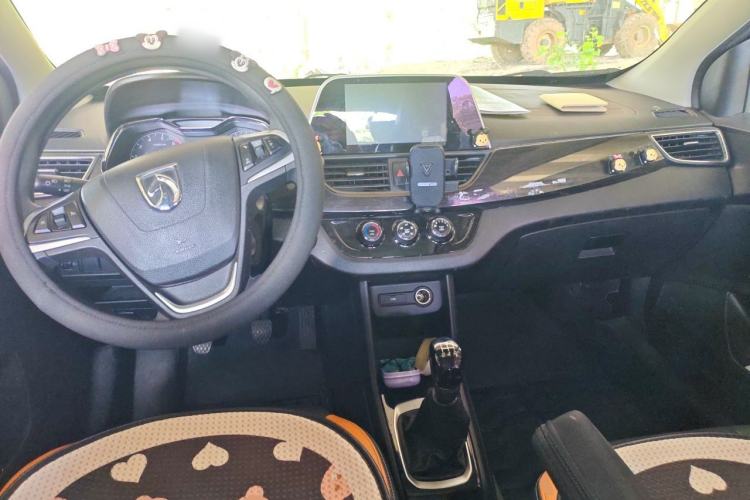 Used Baojun 310 2016 1.2L Manual Luxury Model Center Console