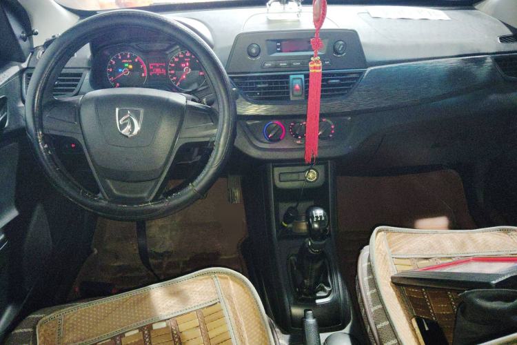 Used Baojun 310 2016 1.2L Manual Value Edition Center Console