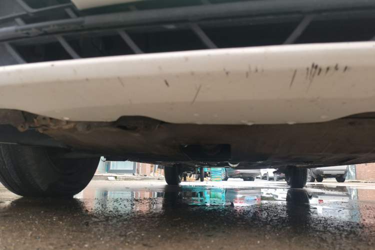 Used Baojun 310 2016 1.2L manual Comfort trim level Chassis Front