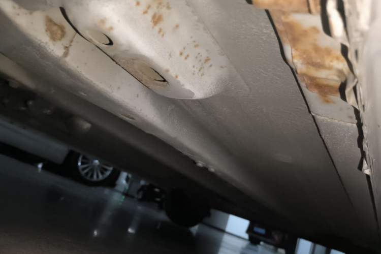 Used Baojun 310 2016 1.2L manual Comfort trim level Chassis Front Left