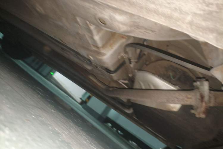 Used Baojun 310 2016 1.2L manual Comfort trim level Chassis Rear Left