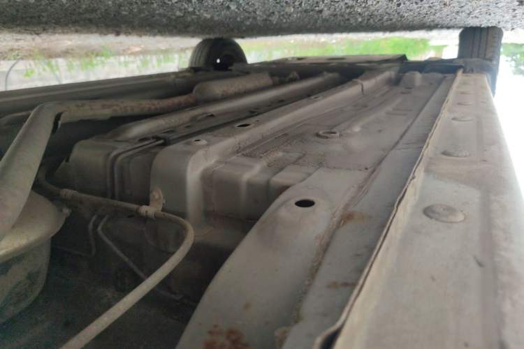 Used Baojun 310 2016 1.2L manual Comfort trim level Chassis Rear Left