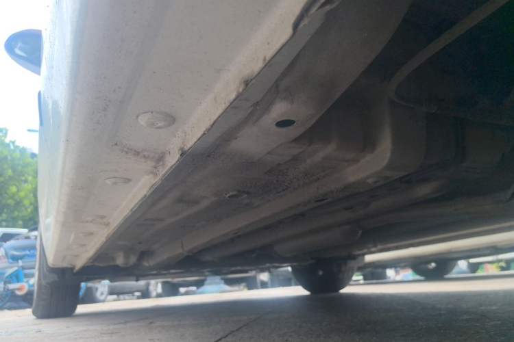 Used Baojun 310 2016 1.2L manual Comfort trim level Chassis Rear Left