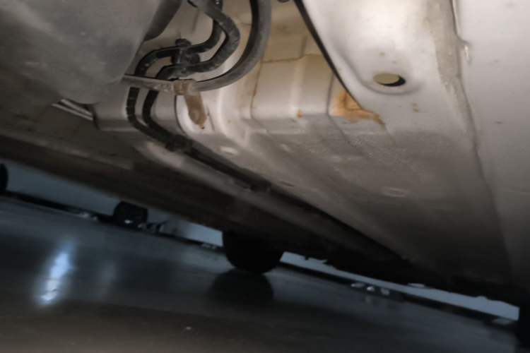 Used Baojun 310 2016 1.2L manual Comfort trim level Chassis Rear Right