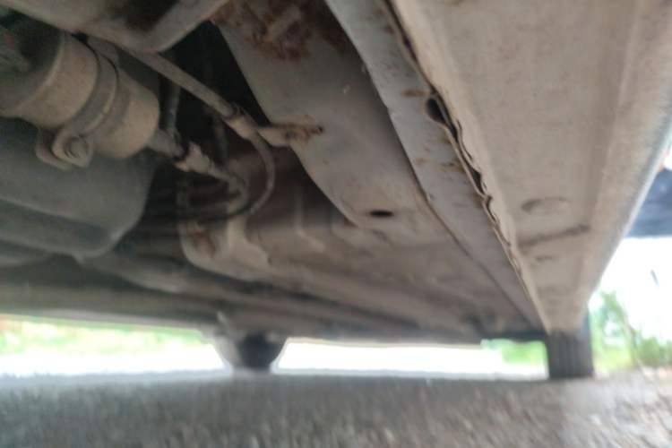 Used Baojun 310 2016 1.2L manual Comfort trim level Chassis Rear Right