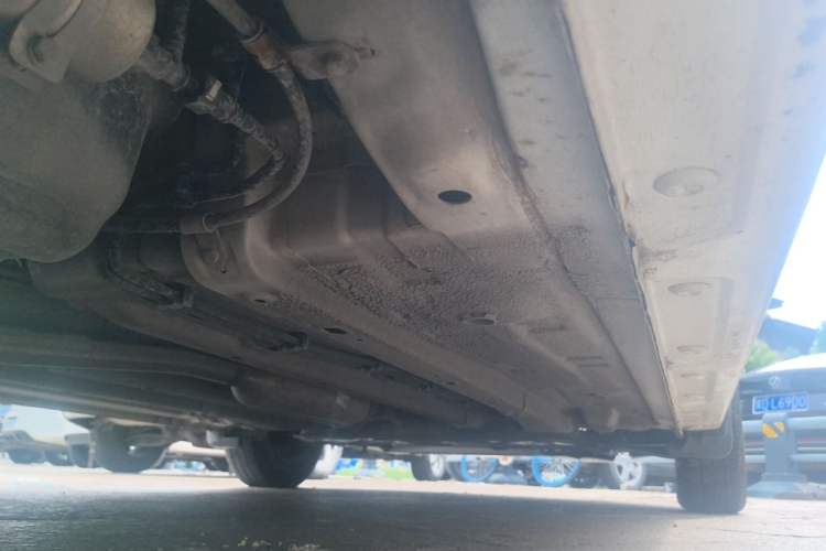 Used Baojun 310 2016 1.2L manual Comfort trim level Chassis Rear Right