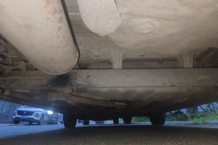 Used Baojun 310 2016 1.2L manual Comfort trim level Chassis Rear