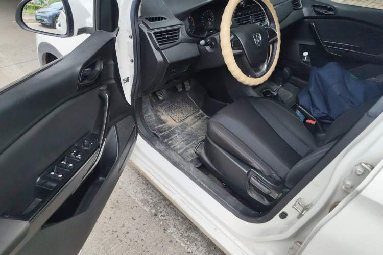 Used Baojun 310 2016 1.2L manual Comfort trim level Driver Seat