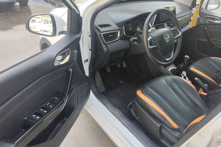 Used Baojun 310 2016 1.2L Manual Luxury Model Driver Seat