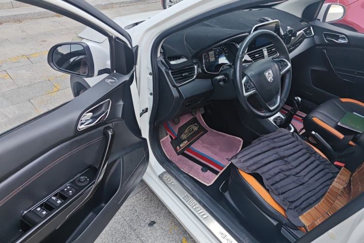 Used Baojun 310 2016 1.2L Manual Luxury Model Driver Seat