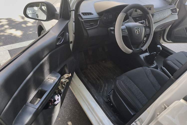 Used Baojun 310 2016 1.2L Manual Value Edition Driver Seat