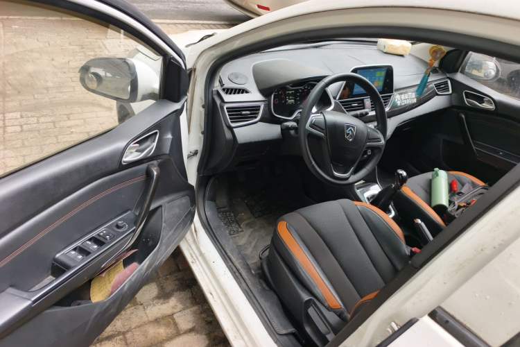 Used Baojun 310 2016 1.2L Manual Fashionable Edition Driver Seat