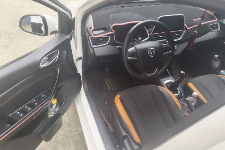 Used Baojun 310 2016 1.2L Manual Fashionable Edition Driver Seat