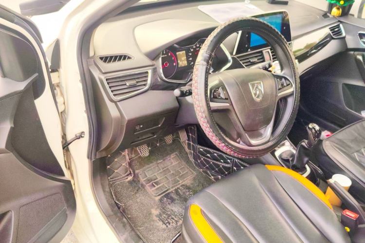 Used Baojun 310 2016 1.2L Manual Luxury Model Driver Seat