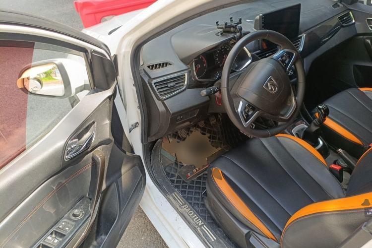 Used Baojun 310 2016 1.2L Manual Luxury Model Driver Seat