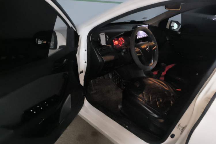 Used Baojun 310 2016 1.2L manual Comfort trim level Driver Seat
