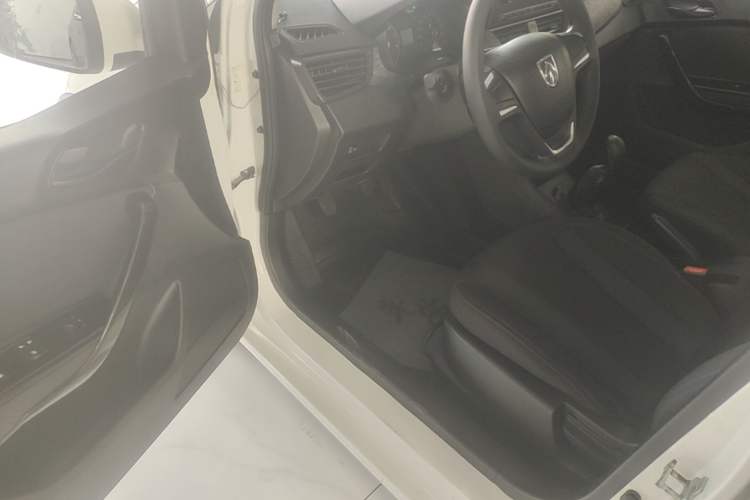 Used Baojun 310 2016 1.2L manual Comfort trim level Driver Seat