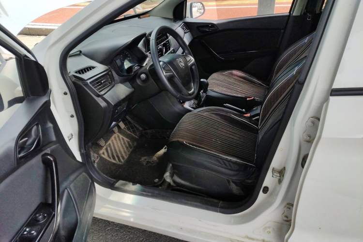 Used Baojun 310 2016 1.2L manual Comfort trim level Driver Seat