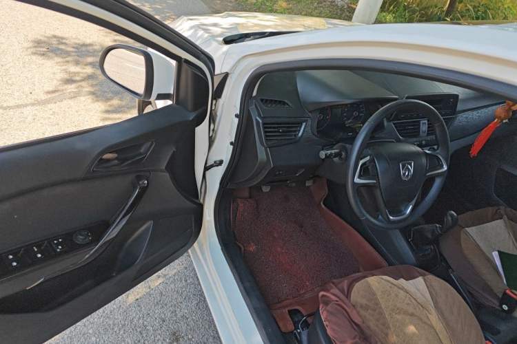 Used Baojun 310 2016 1.2L manual Comfort trim level Driver Seat