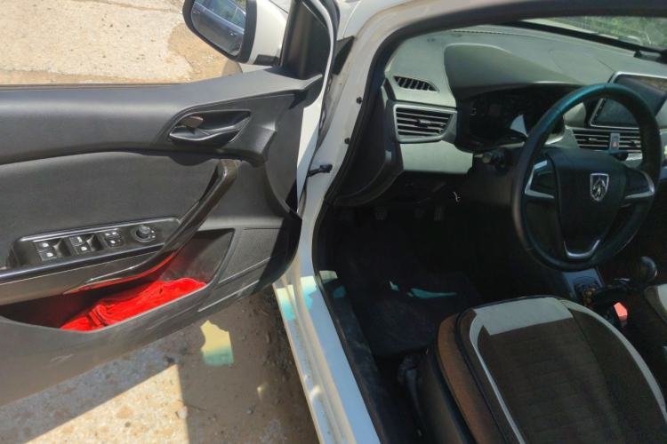 Used Baojun 310 2016 1.2L manual Comfort trim level Driver Seat