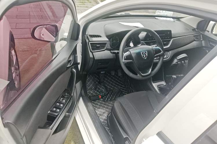 Used Baojun 310 2016 1.2L manual Comfort trim level Driver Seat