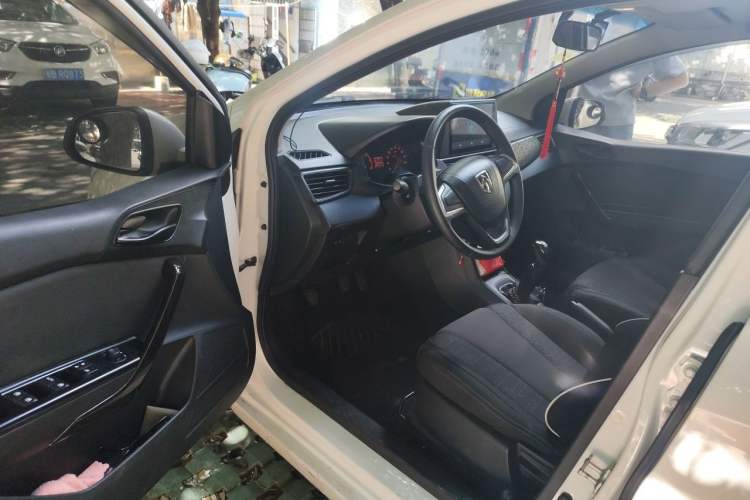Used Baojun 310 2016 1.2L manual Comfort trim level Driver Seat