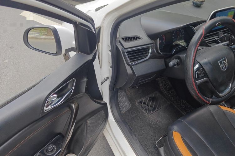 Used Baojun 310 2016 1.2L Manual Luxury Model Driver Seat
