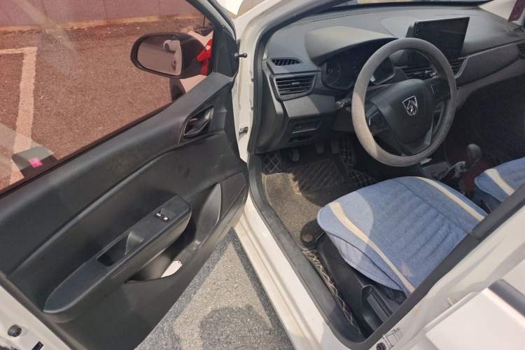Used Baojun 310 2016 1.2L Manual Value Edition Driver Seat