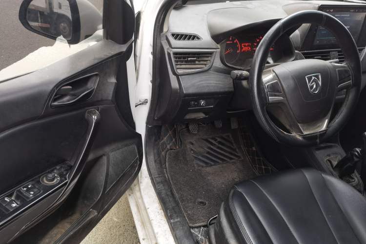 Used Baojun 310 2016 1.2L manual Comfort trim level Driver Seat