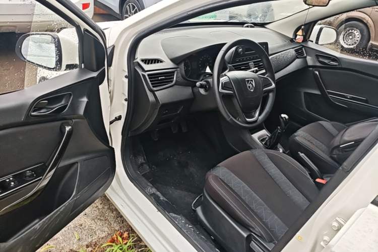 Used Baojun 310 2016 1.2L manual Comfort trim level Driver Seat