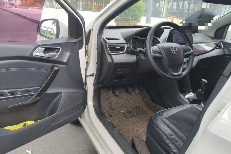 Used Baojun 310 2016 1.2L Manual Fashionable Edition Driver Seat