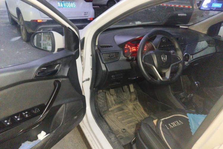 Used Baojun 310 2016 1.2L manual Comfort trim level Driver Seat