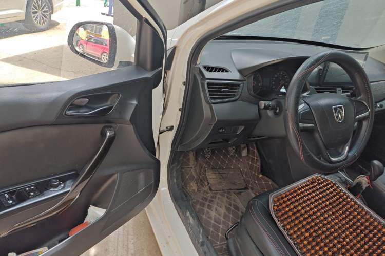 Used Baojun 310 2016 1.2L manual Comfort trim level Driver Seat