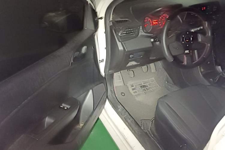 Used Baojun 310 2016 1.2L Manual Value Edition Driver Seat