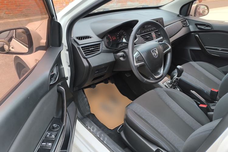 Used Baojun 310 2016 1.2L manual Comfort trim level Driver Seat