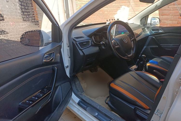 Used Baojun 310 2016 1.2L Manual Luxury Model Driver Seat