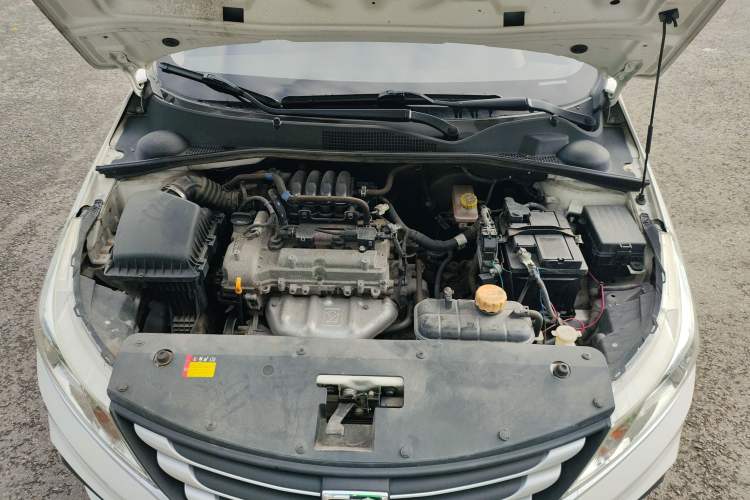 Used Baojun 310 2016 1.2L manual Comfort trim level Engine Bay
