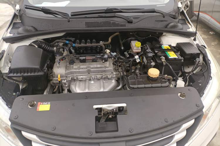 Used Baojun 310 2016 1.2L Manual Value Edition Engine Bay